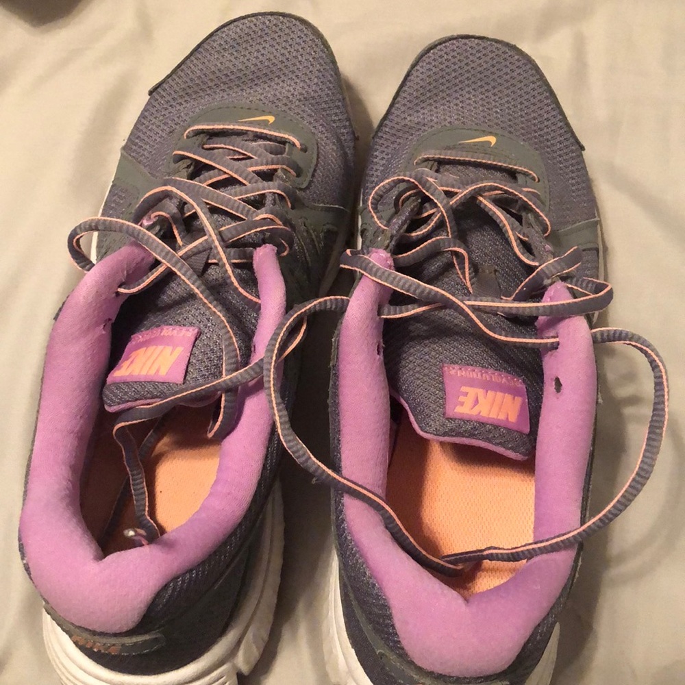 Nike size 81/2.